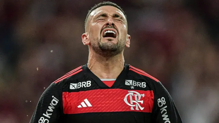 RJ - RIO DE JANEIRO - 12/09/2024 - COPA DO BRASIL 2024, FLAMENGO X BAHIA - Arrascaeta jogador do Flamengo comemora seu gol durante partida contra o Bahia no estadio Maracana pelo campeonato Copa Do Brasil 2024. Foto: Thiago Ribeiro/AGIF
