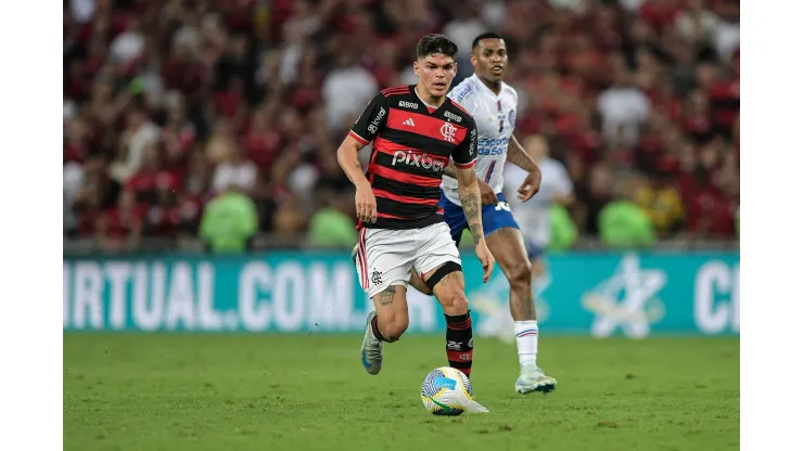 Ayrton Lucas jogador do Flamengo durante partida contra o Bahia. Foto: Thiago Ribeiro/AGIF 