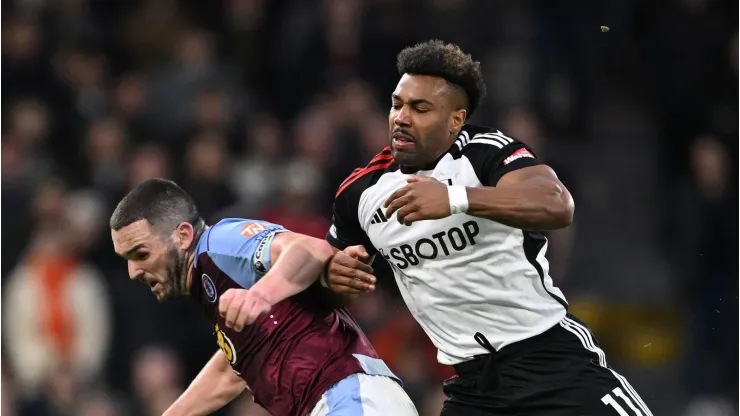 Adama Traoré pelo Fulham em partida diante do Aston Villa. (Photo by Mike Hewitt/Getty Images)
