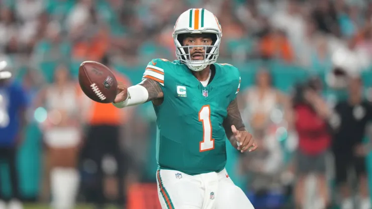 O melhor quarterback disponível para substituir Tua Tagovailoa no Miami Dolphins é um nome surpreendente. Foto: Peter Joneleit/Icon Sportswire NFL
