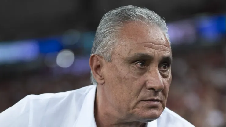 RJ - RIO DE JANEIRO - 15/08/2024 - COPA LIBERTADORES 2024, FLAMENGO X BOLIVAR - Tite tecnico do Flamengo durante partida contra o Bolivar no estadio Maracana pelo campeonato Copa Libertadores 2024. Foto: Jorge Rodrigues/AGIF
