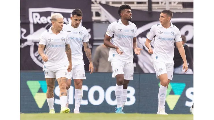 Jemerson, jogador do Gremio comemora seu gol durante partida contra o Bragantino no estadio Nabi Abi Chedid pelo campeonato Brasileiro A 2024
