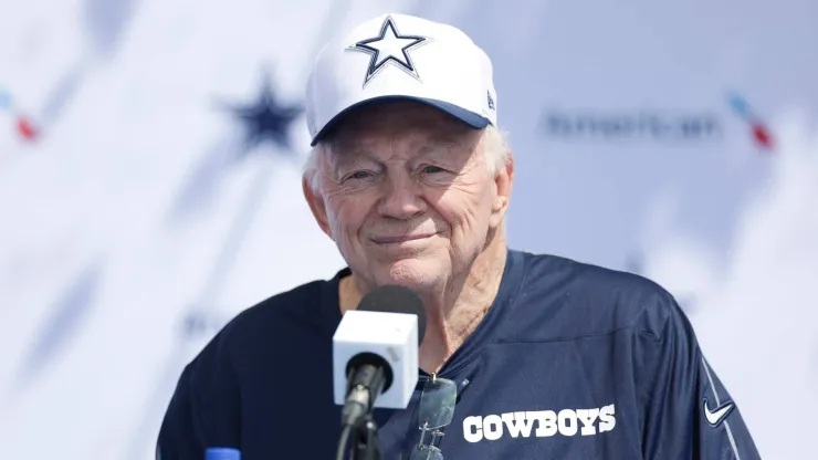 O proprietário do Dallas Cowboys, Jerry Jones, durante coletiva de imprensa e revela o que pensa sobre recente derrota da sua equipe.
