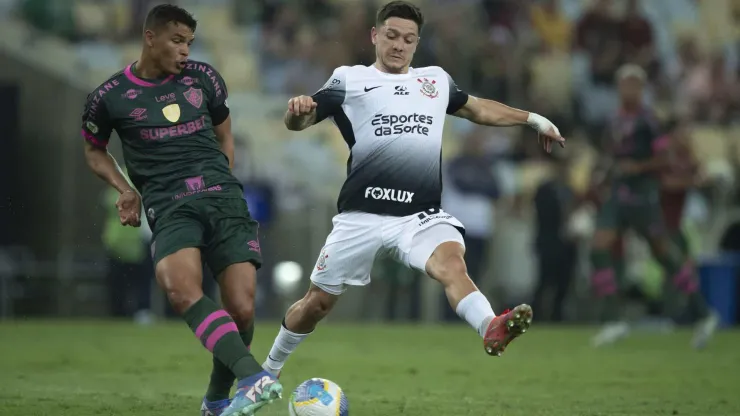 Fluminense e Corinthians estão entre os gigantes ameaçados de rebaixamento (Foto: Associated Press / Alamy Stock Photo)
