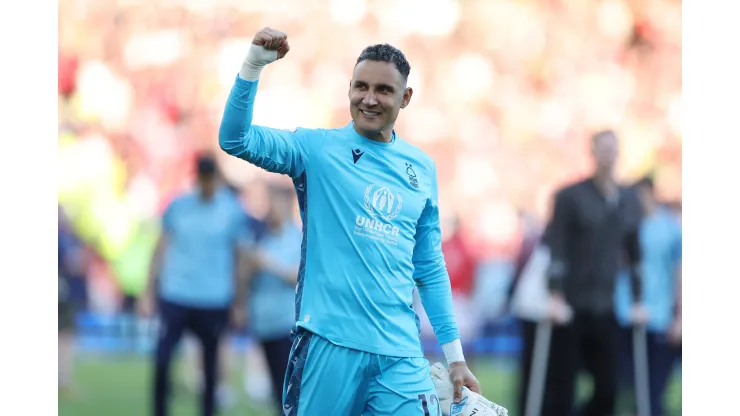 R$ 800 mil de salários, para fechar: nova atualização de Keylor Navas no Santos 
