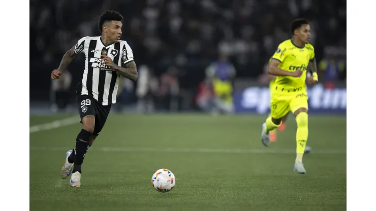 Igor Jesus, jogador do Botafogo durante partida contra o Palmeiras no estadio Engenhao pelo campeonato Copa Libertadores 2024. 
