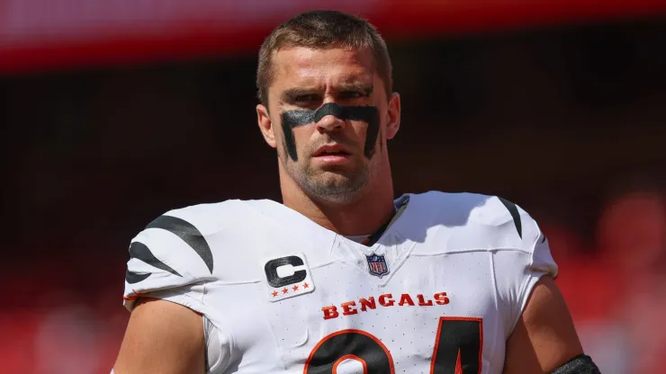 Sam Hubbard (94), defensor do Cincinnati Bengals, antes do jogo contra o Kansas City Chiefs, em 15 de setembro de 2024 no GEHA Field no Arrowhead Stadium em Kansas City
