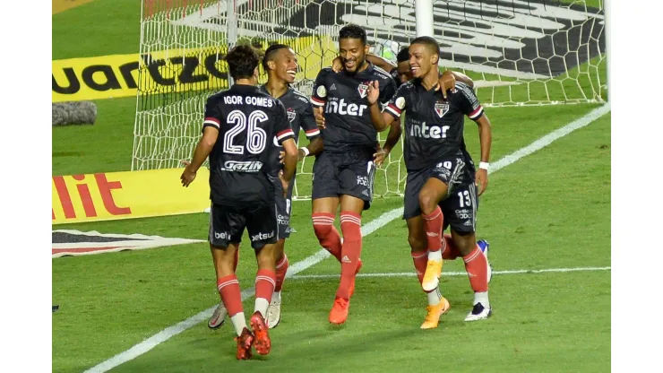 Associated Press / Alamy Stock Photo | Última vez que São Paulo venceu Botafogo no  estádio Nilton Santos foi em 2019
