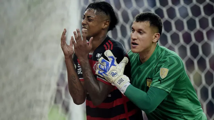 Bruno Henrique jogador do Flamengo lamenta durante partida contra o Peñarol pela Libertadores 2024. Foto: Alexandre Loureiro/AGIF
