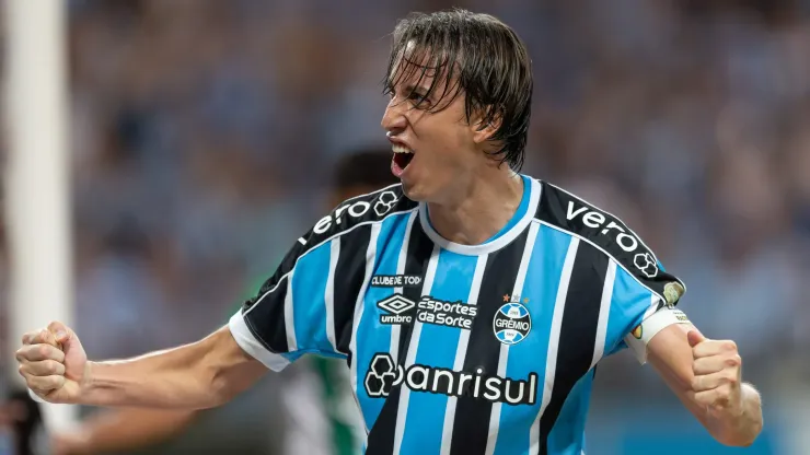 Geromel e Grêmio resolvem definir futuro após Brasileirão 
