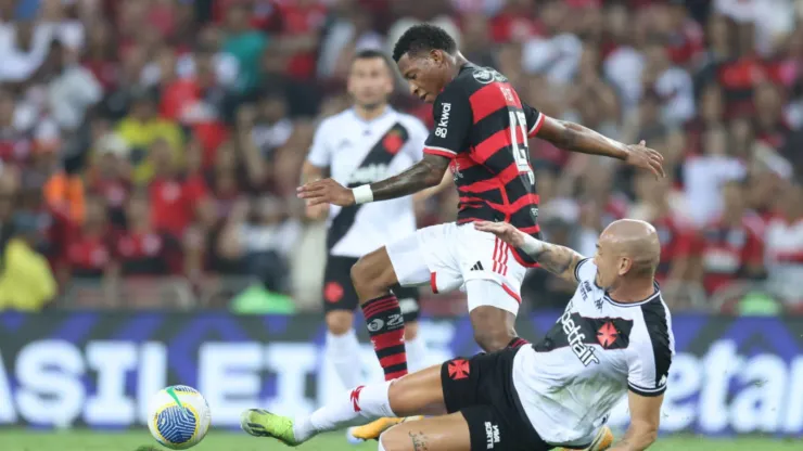 Equatoriano foi titular no clássico diante do Vasco. Lucas Figueiredo/Getty Images
