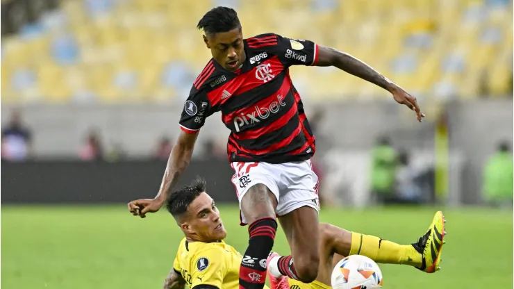 Estadio Maracana RIO DE JANEIRO, BRAZIL - SEPTEMBER 19: Bruno Henrique of Flamengo runs with the ball during the Copa Conmebol Libertadores 2024 Quarter-Final Leg 1 match between Flamengo and Penarol at Estadio Maracana on September 19, 2024 in Rio de Janeiro, Brazil. Photo by AndrÃ Ricardo/SPP AndrÃ Ricardo/SPP PUBLICATIONxNOTxINxBRAxMEX Copyright: xAndrÃ xRicardo/SPPx spp-en-AnRi-RC4_ARC_Flamengo_Pearol_19Sep2024_BR029
