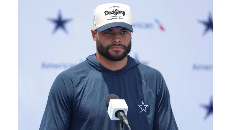 IMAGO / Icon Sportswire. Dak Prescott envia um aviso aos Pittsburgh Steelers antes do jogo decisivo contra os Dallas Cowboys. (Photo by Brandon Sloter/Icon Sportswire) 