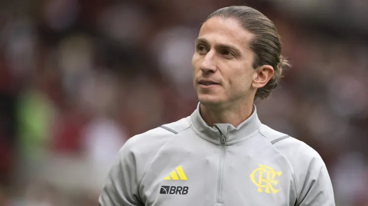 Filipe Luís assume o comando do Flamengo até o fim do ano
