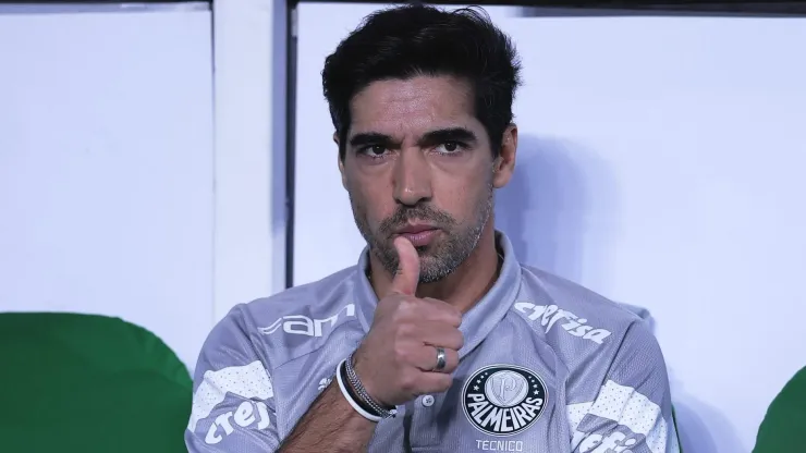 Trio é aprovado por Abel Ferreira no Palmeiras.
