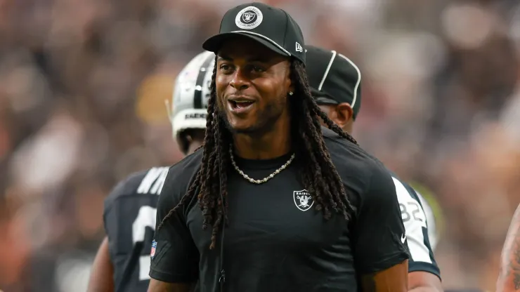 Las Vegas Raiders wide receiver Davante Adams. Foto de Jordon Kelly/Icon Sportswire
