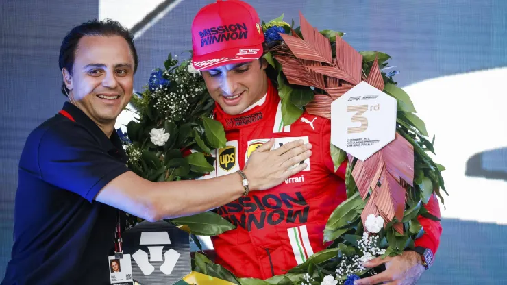 Felipe Massa e Carlos Sainz no pódio em GP no Brasil (2021)
