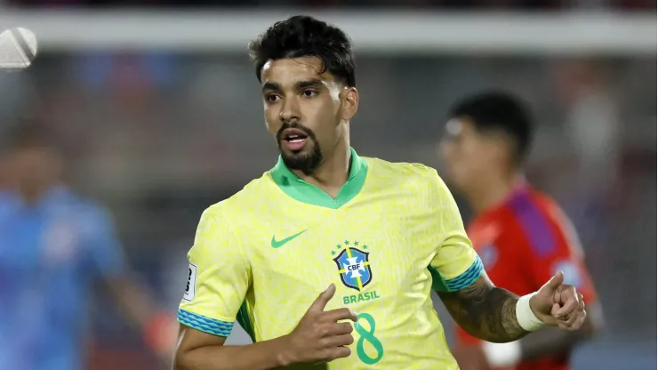 Lucas Paquetá em ação pela Seleção Brasileira contra o Chile
