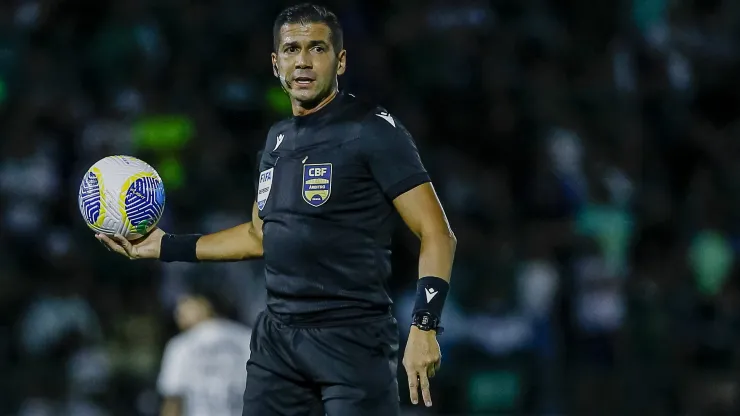 Bruno Arleu teve arbitragem polêmica em Cruzeiro e Internacional
