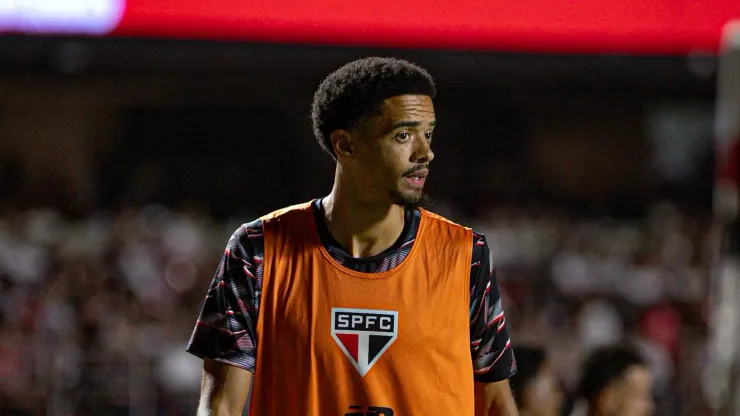 Jamal Lewis deve ficar fora de São Paulo x Vasco