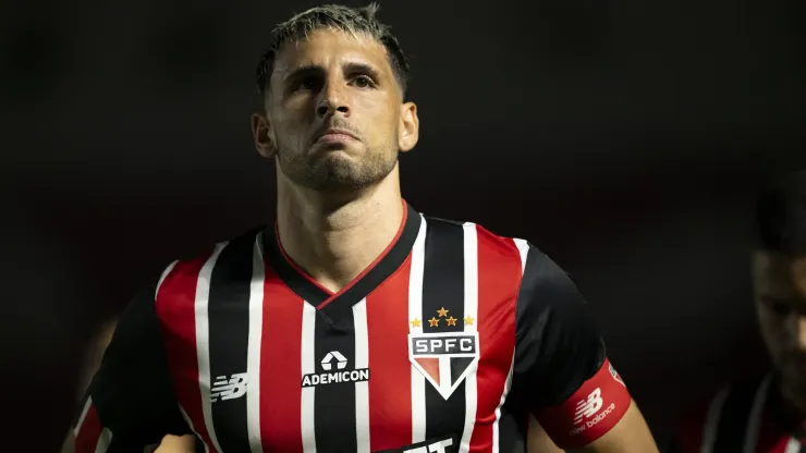 Calleri jogador do São Paulo durante partida contra o Vasco no Estádio São Januário pelo Campeonato Brasileiro A 2024.