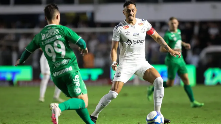 Chapecoense e Santos se enfrentam pela 32º rodada da Série B
