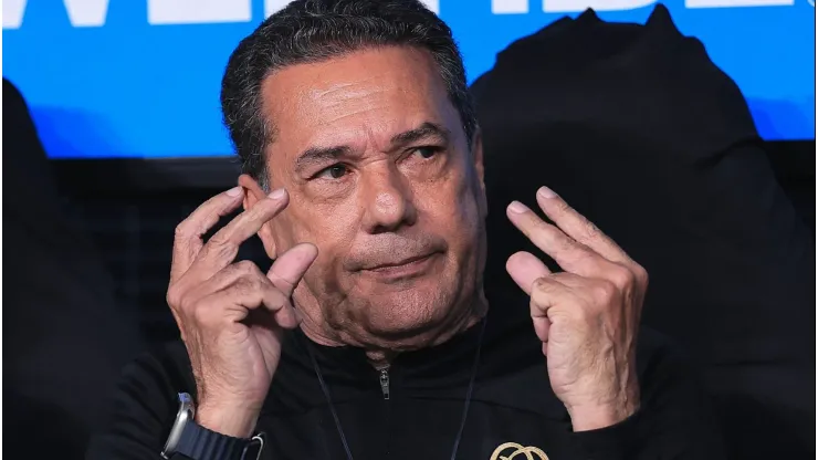 Ex-Corinthians, Luxemburgo não agrada todo mundo.