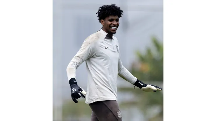 Hugo Souza já fechou sua situação futura com o Timão - Foto: Agência Corinthians - Rodrigo Coca