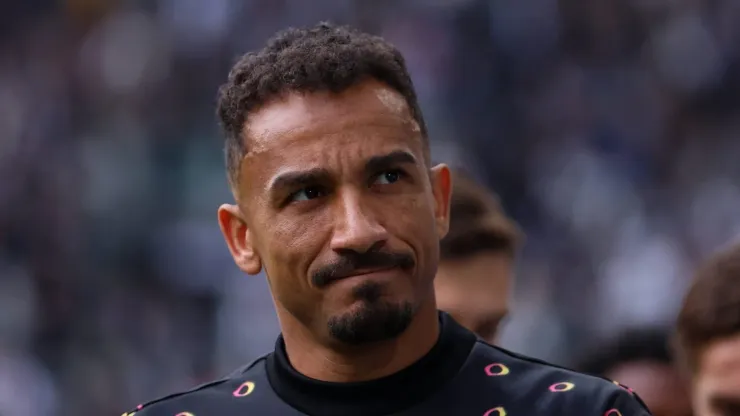 Danilo durante partida da Juventus na Itália.
