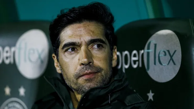 Abel Ferreira técnico do Palmeiras durante partida contra o Atlético-MG no Estádio Brinco de Ouro pelo Campeonato Brasileiro A 2024. Foto: Marco Miatelo/AGIF