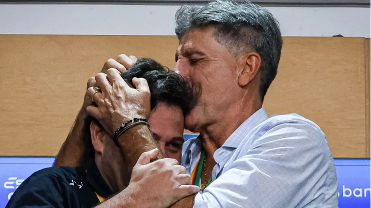 Renato Gaúcho ao lado de Alberto Guerra, presidente do Tricolor.
