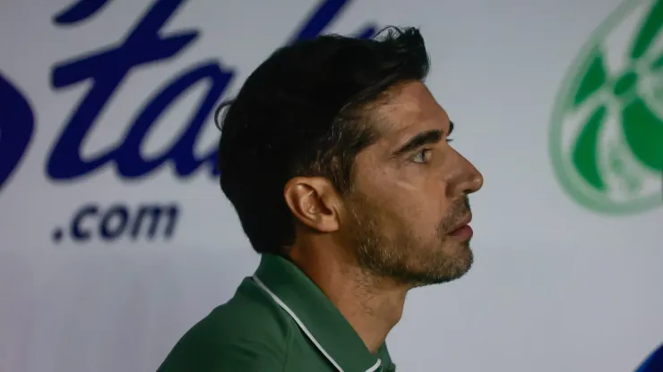 Abel Ferreira sofre críticas após desempenho ruim da defesa do Palmeiras contra o Juventude