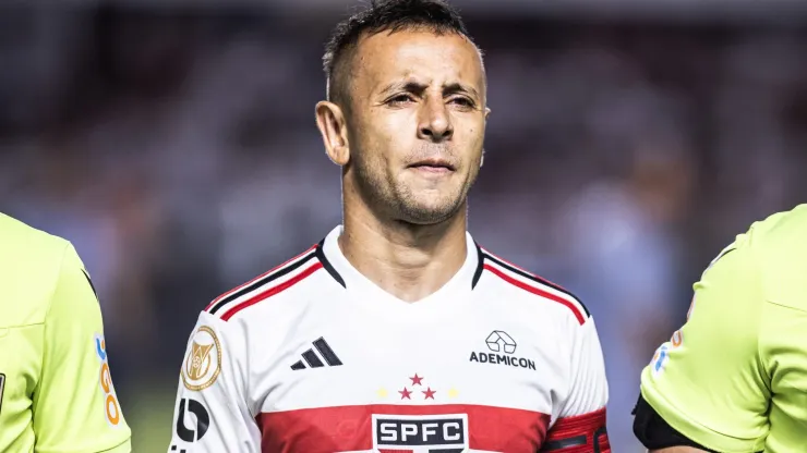 Zubeldía decide que Rafinha está fora do time do São Paulo e situação é revelada