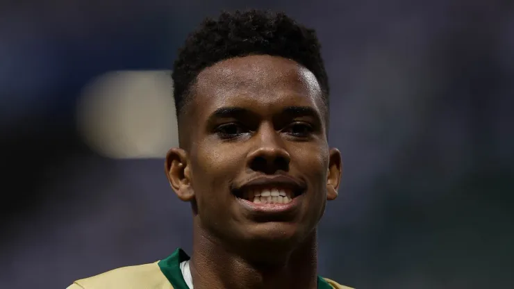 Estêvão pelo Palmeiras na temporada 2024.