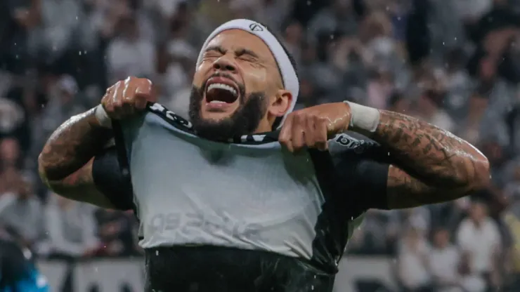 Ídolo do Corinthians reprovou atitude de Memphis Depay.