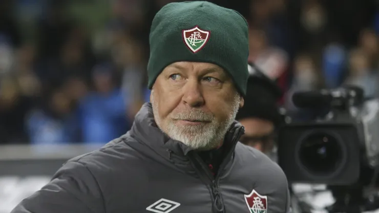 Mano Menezes técnico do Fluminense durante partida contra o Grêmio no Estádio Couto Pereira pela Copa Libertadores 2024. Foto: Gabriel Machado/AGIF
