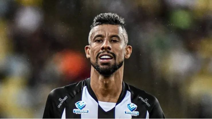 Léo Moura nos tempos em que atuava no Botafogo-PB.
