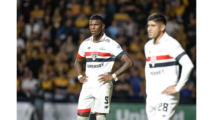 Arboleda jogador do São Paulo durante partida contra o Criciuma. Foto: Leonardo Hubbe/AGIF
