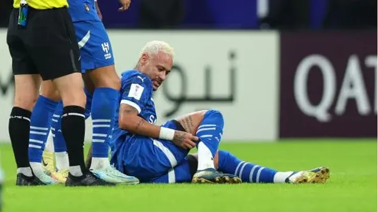 Neymar sente dores no jogo do Al-Hilal . Foto: Yasser Bakhsh/Getty Images
