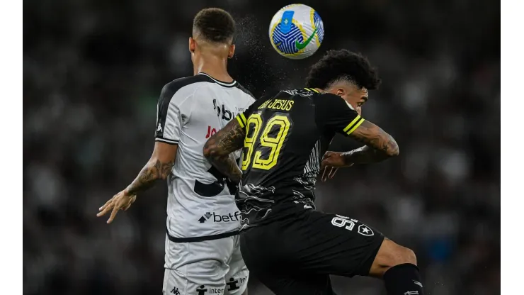 RJ - RIO DE JANEIRO - 05/11/2024 - BRASILEIRO A 2024, BOTAFOGO X VASCO - Igor Jesus jogador do Botafogo durante partida contra o Vasco no estadio Engenhao pelo campeonato Brasileiro A 2024. Foto: Thiago Ribeiro/AGIF