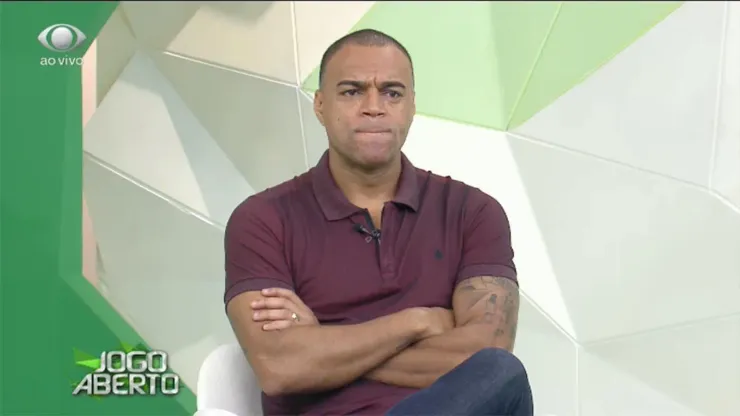 Goleiro do Corinthians foi elogiado por Denilson