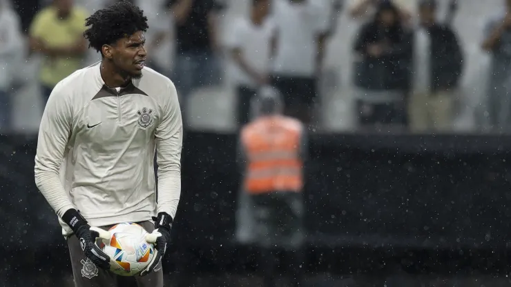 Hugo Souza será comprado pelo Corinthians? Entenda operação que envolve Balbuena 