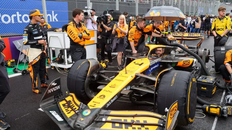 Equipe da McLaren no GP de São Paulo
