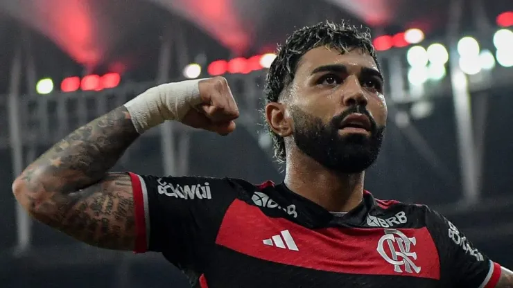 Foto: Thiago Ribeiro/AGIF - Gabriel após marcar gol pelo Flamengo
