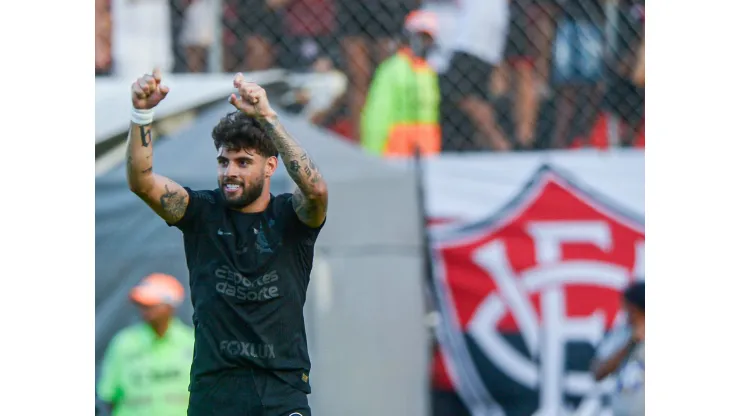 BA - SALVADOR - 09/11/2024 - BRASILEIRO A 2024, VITORIA X CORINTHIANS - Yuri Alberto jogador do Corinthians comemora seu gol durante partida contra o Vitoria no estadio Barradao pelo campeonato Brasileiro A 2024. Foto: Jhony Pinho/AGIF
