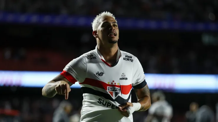 Luciano foi destaque na vitória do São Paulo sobre o Athletico-PR
