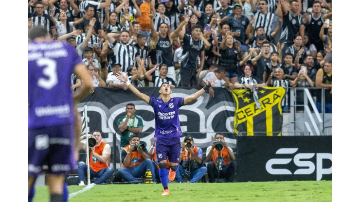 Erick Pulga, do Ceará, comemora seu gol durante partida contra o Avai no estadio Arena Castelao pela Série B (Foto: Baggio Rodrigues/AGIF)
