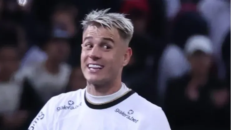 SP - Sao Paulo - 05/11/2022 - BRASILEIRO A 2022, CORINTHIANS X CEARA - Roger Guedes jogador do Corinthians durante partida contra o Ceara no estadio Arena Corinthians pelo campeonato Brasileiro A 2022.