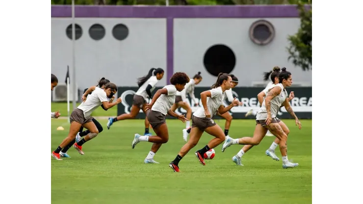 Brabas do Corinthians, treinam intensamente para o duelo contra as Palestrinas na sexta-feira pelo Campeonato Paulista Feminino