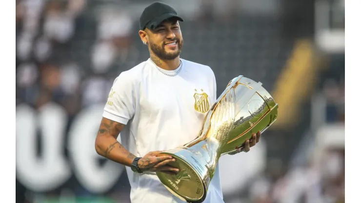 Neymar fecha com o Santos para 2025. Foto: Reinaldo Campos/AGIF
